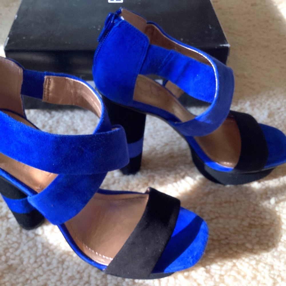 NWIB BCBG PARIS NEW COBALT (Blue) PLATFORM SHOES sz 6 CHERRY2X New in box